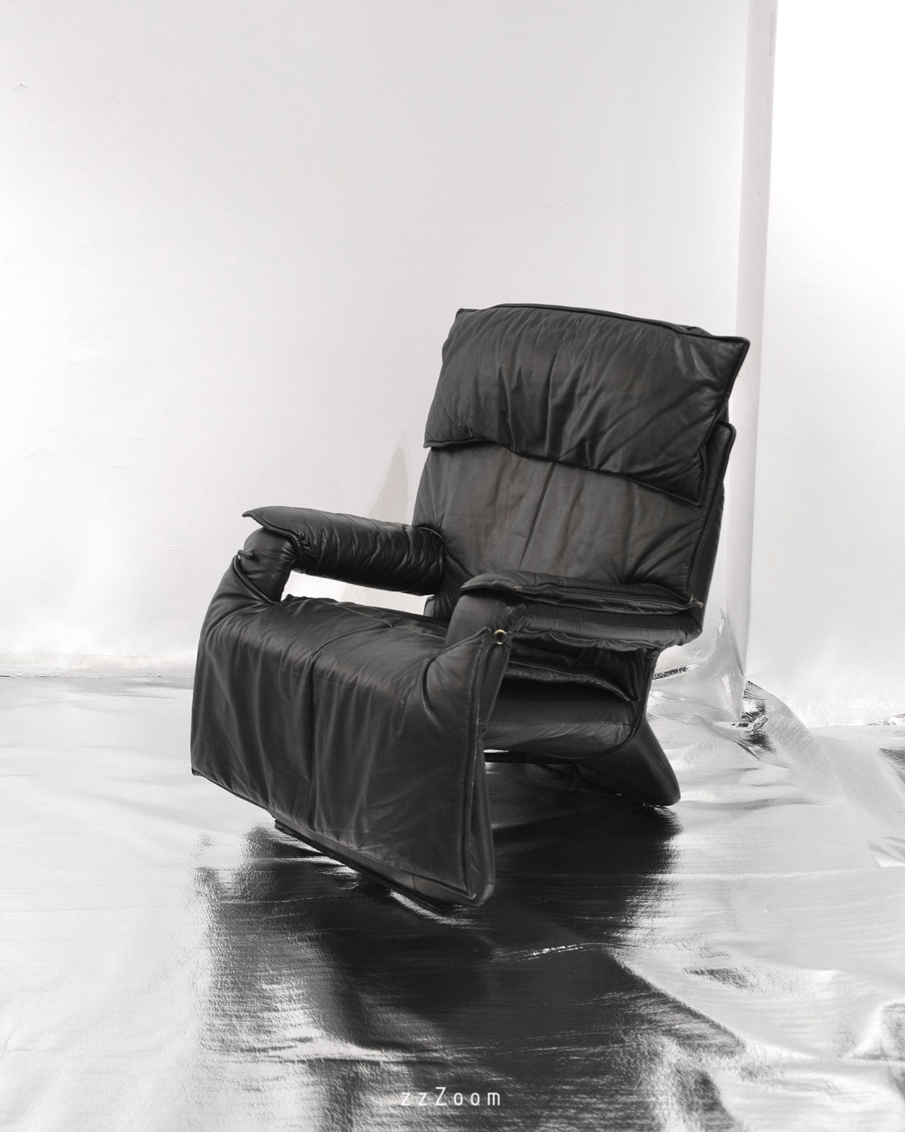 Vintage Italian leather relax chair, 1980s