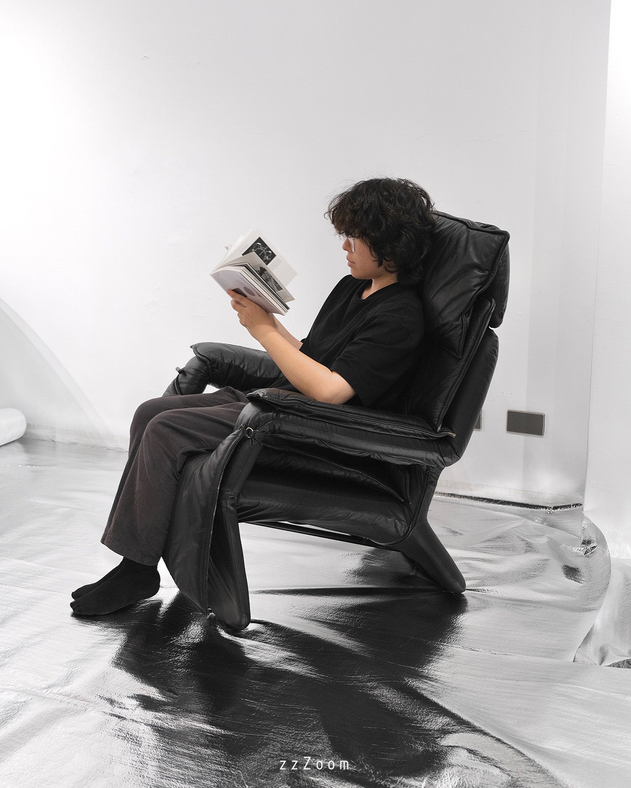 Vintage Italian leather relax chair, 1980s