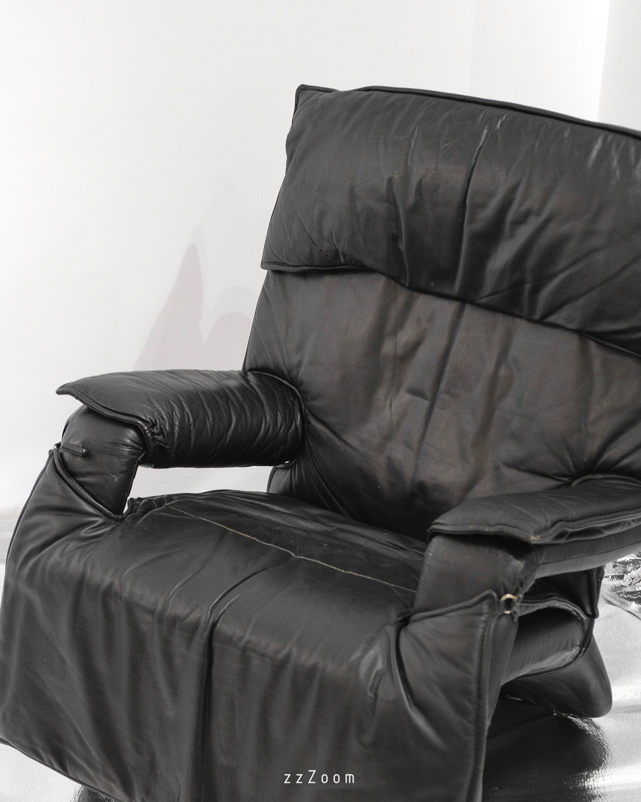 Vintage Italian leather relax chair, 1980s