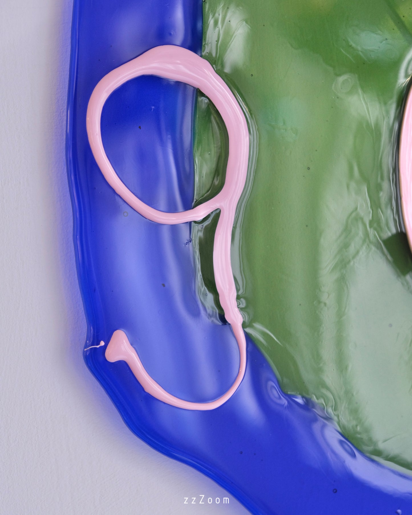 WATCH ME clock design by Gaetano Pesce for Fish Design, now(green, pink)