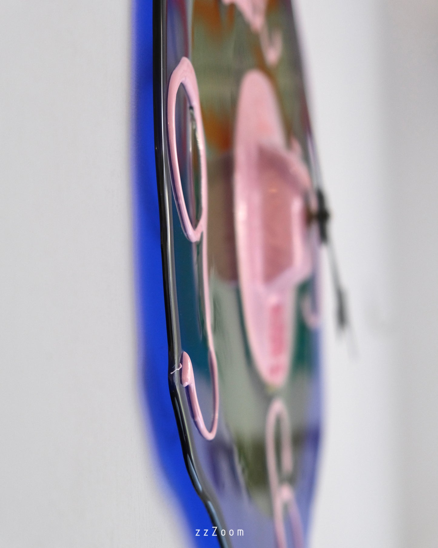 WATCH ME clock design by Gaetano Pesce for Fish Design, now(green, pink)
