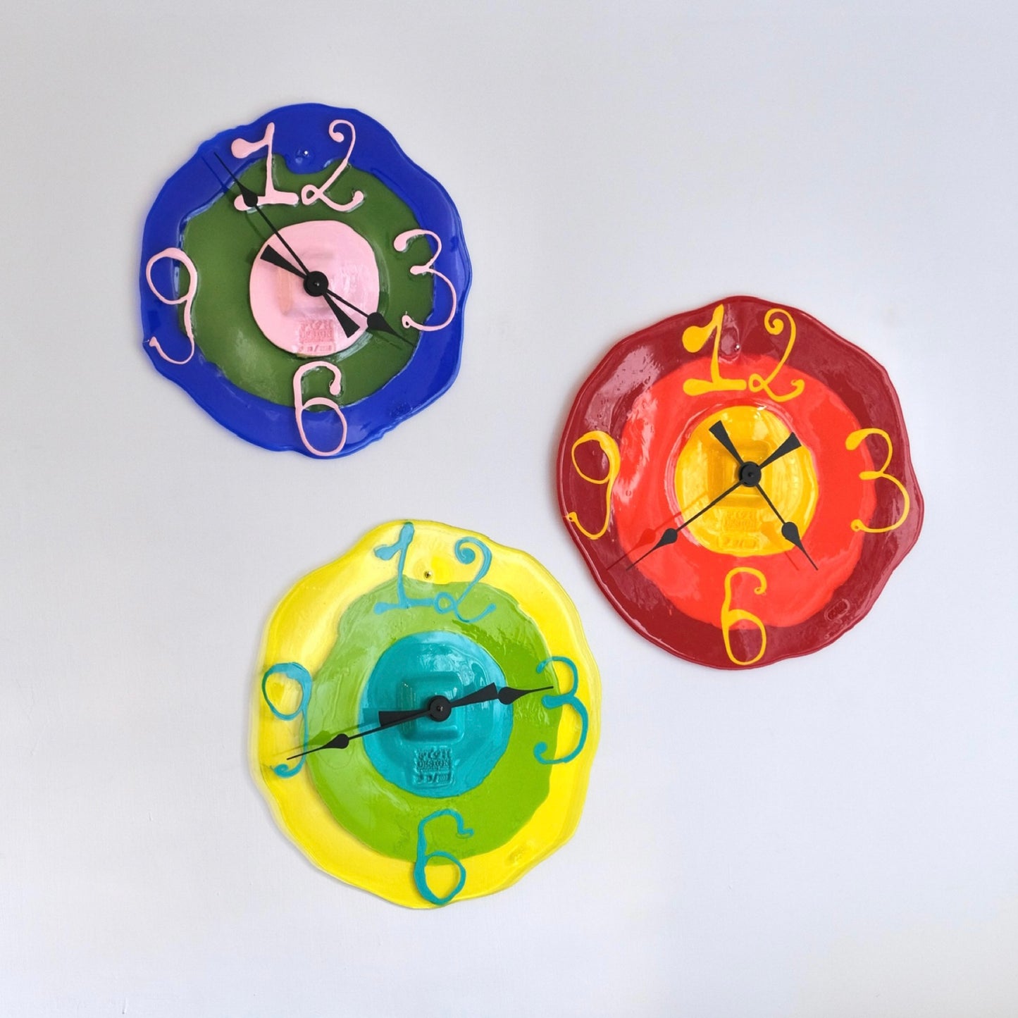 WATCH ME clock design by Gaetano Pesce for Fish Design, now(orange, yellow)