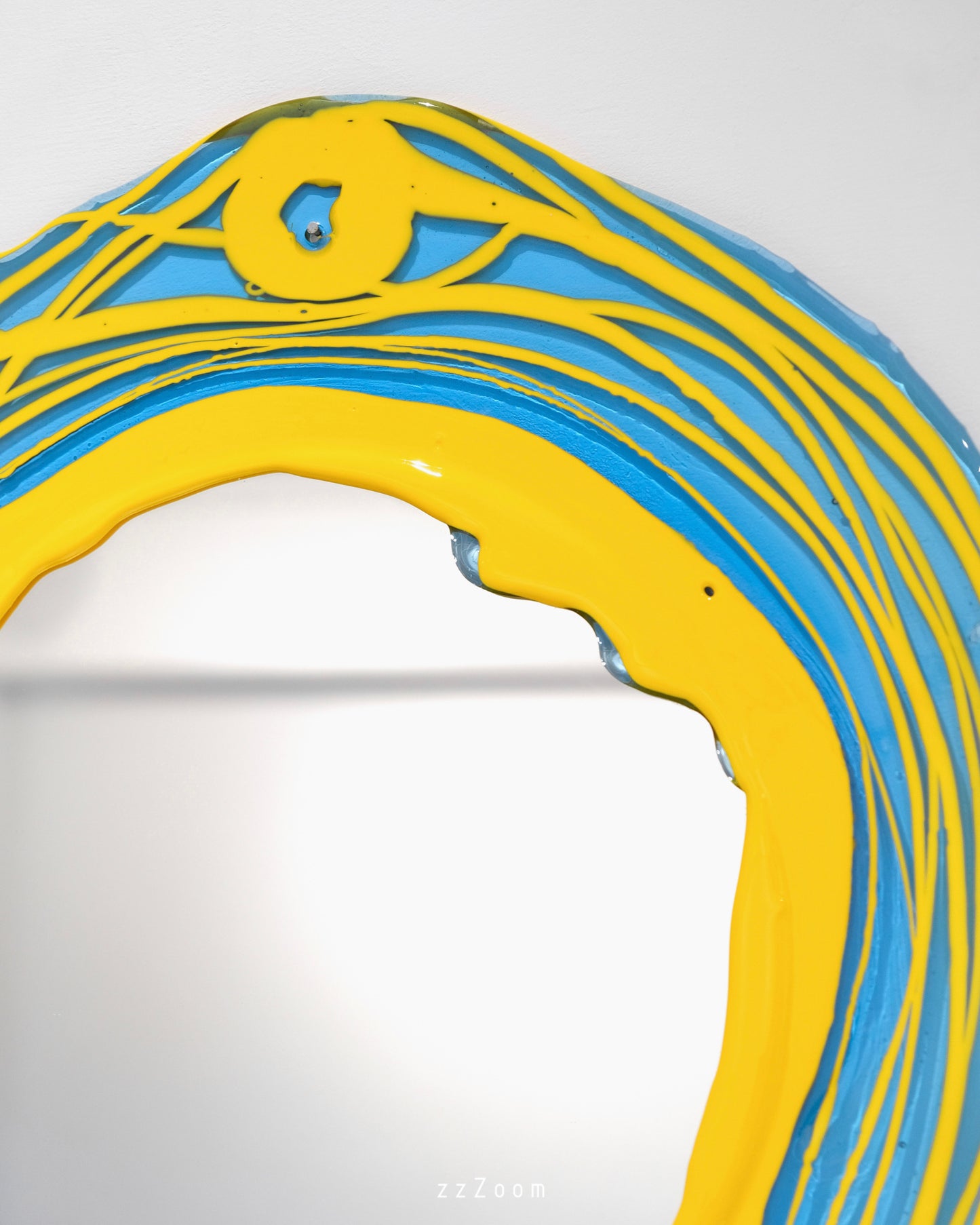 Mirror in hard resin design by Gaetano Pesce for Fish Design, now