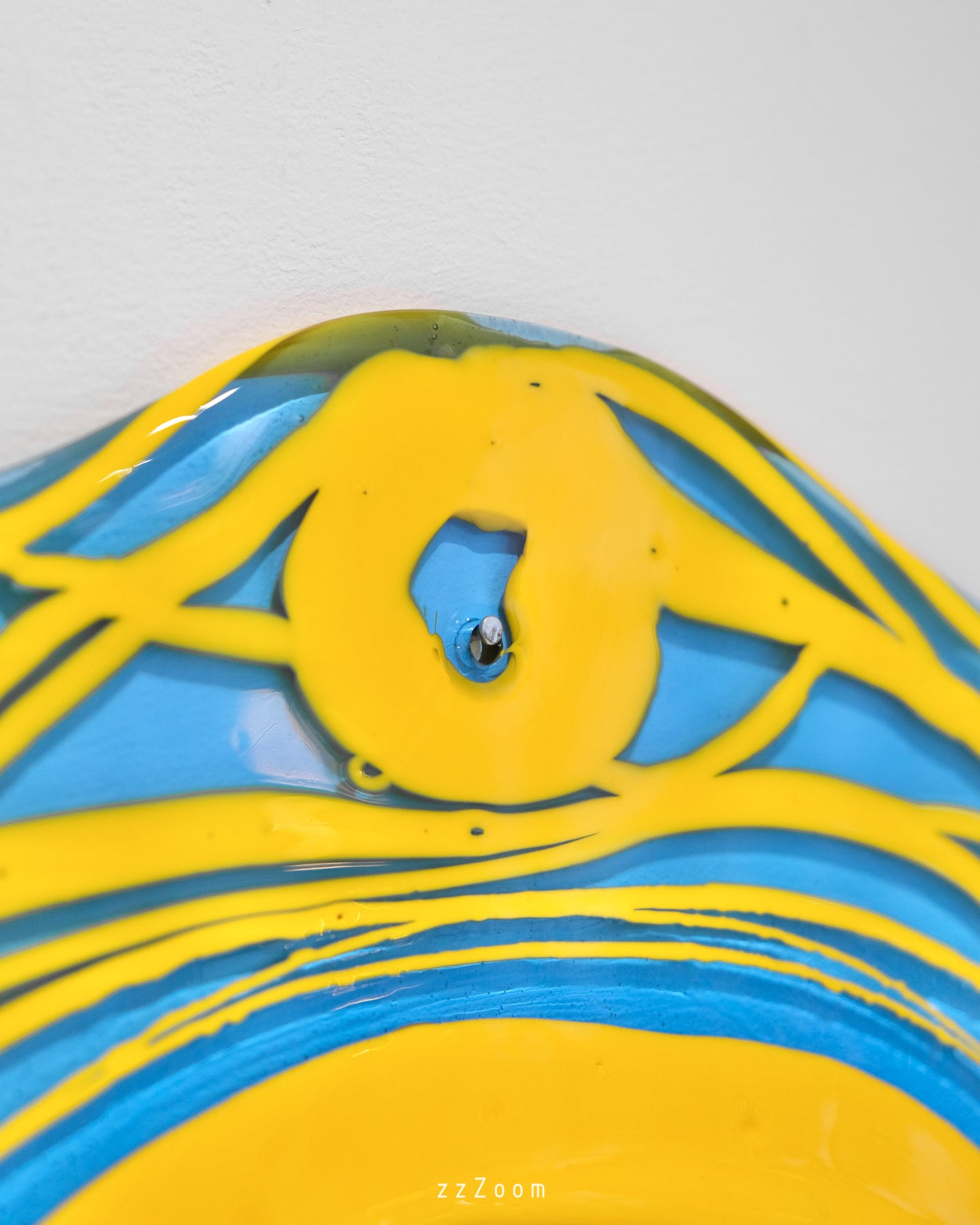 Mirror in hard resin design by Gaetano Pesce for Fish Design, now