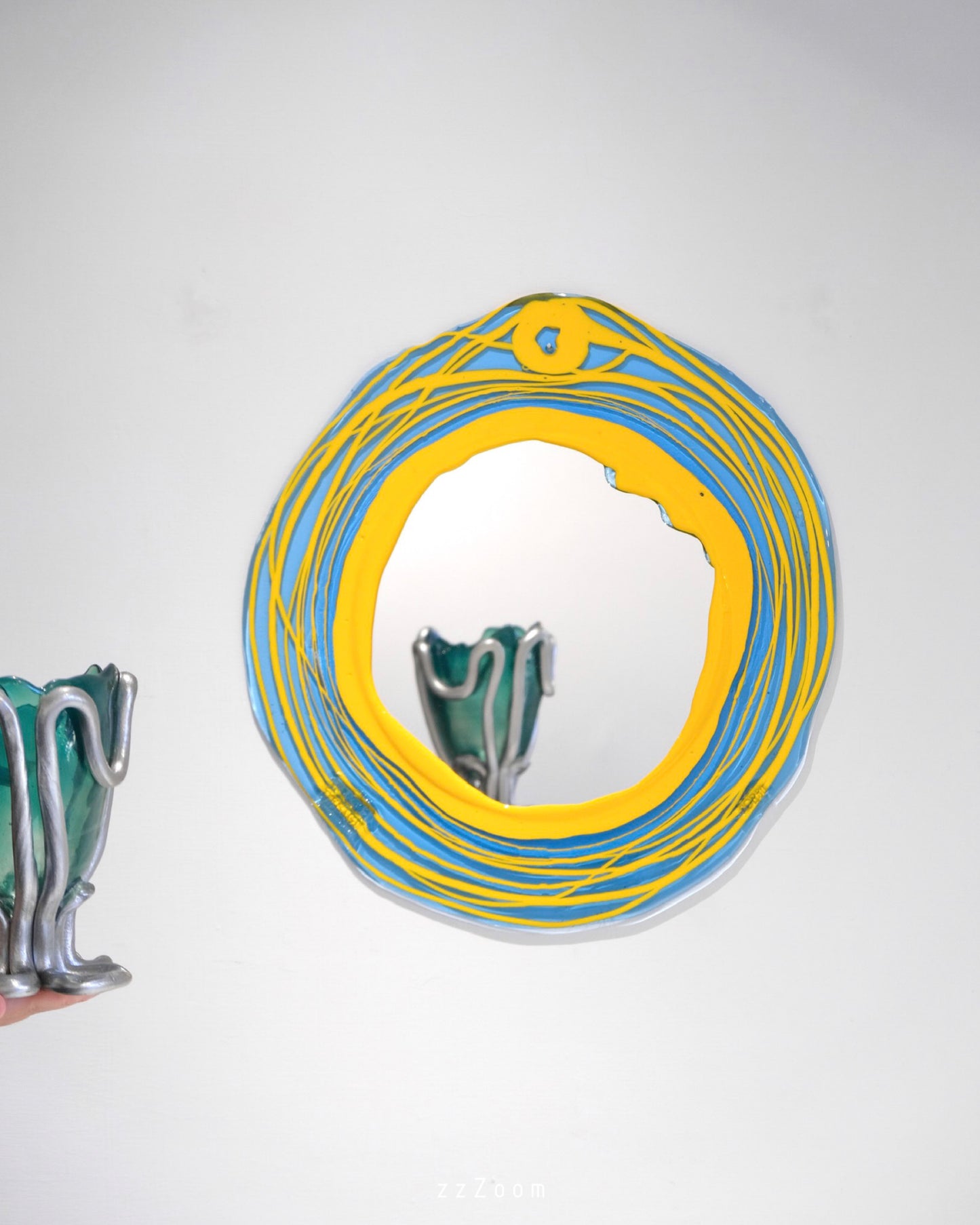 Mirror in hard resin design by Gaetano Pesce for Fish Design, now