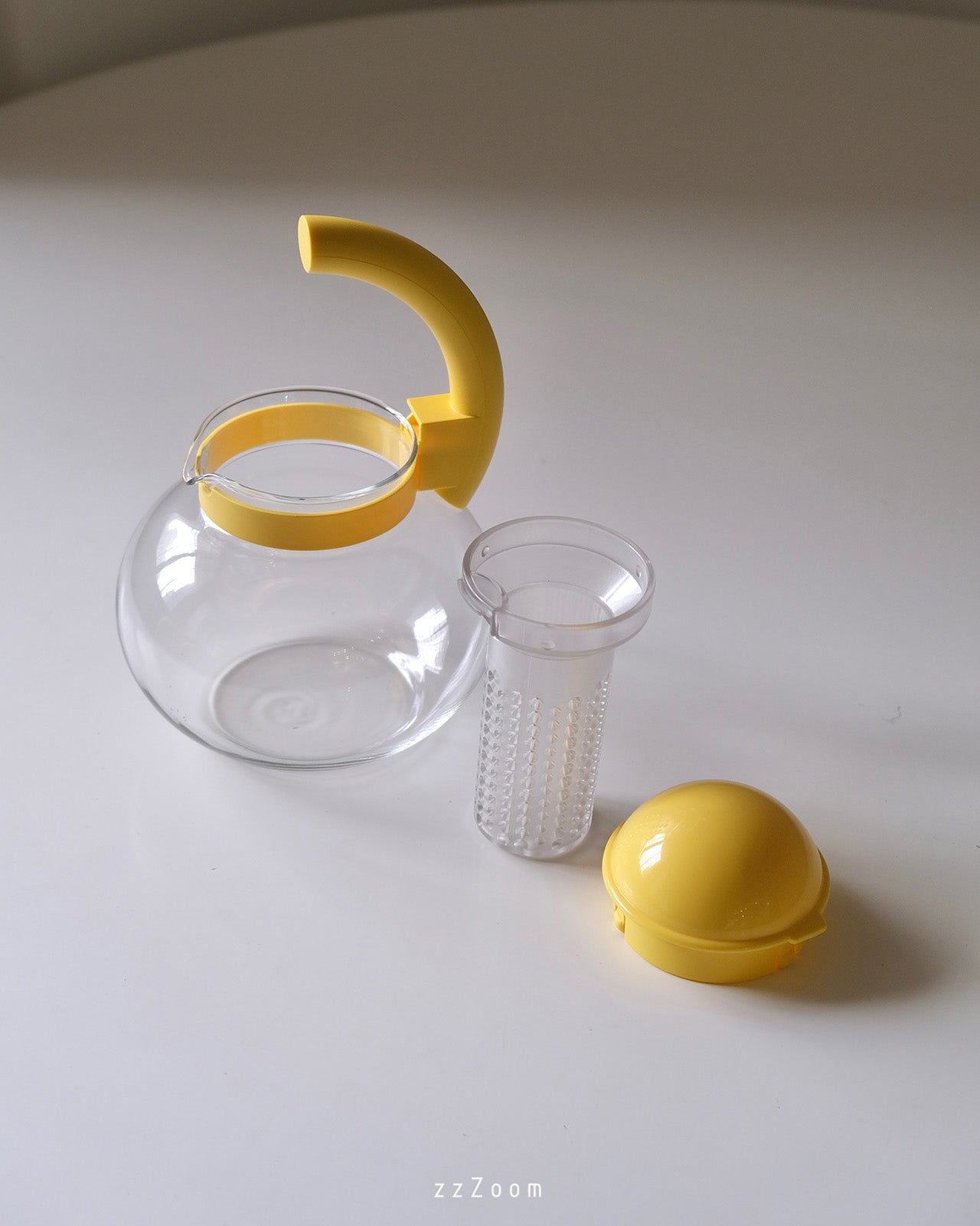 Vintage teapot Mod. Focus design by Ambrogio Rossari for Guzzini, 1980s