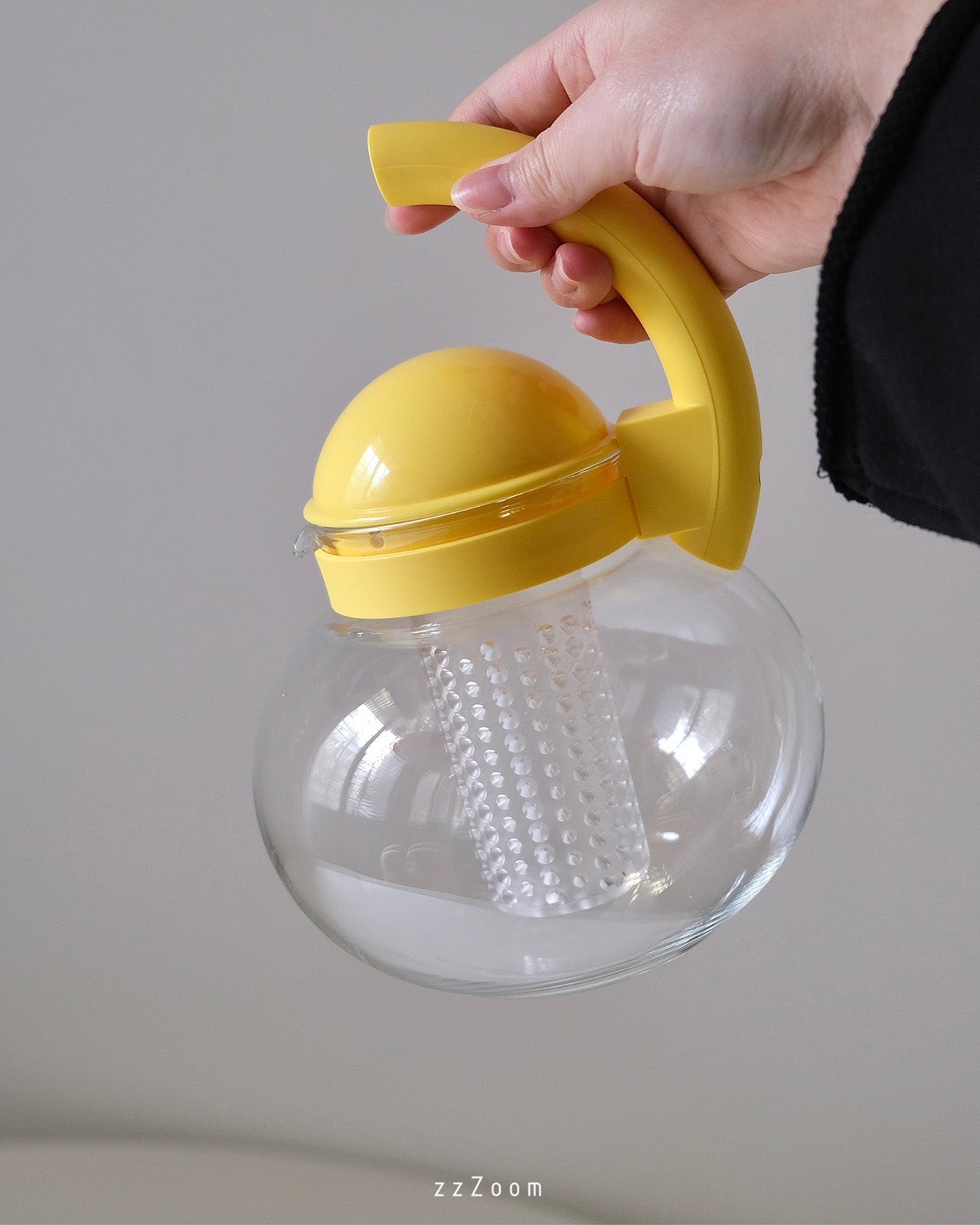 Vintage teapot Mod. Focus design by Ambrogio Rossari for Guzzini, 1980s