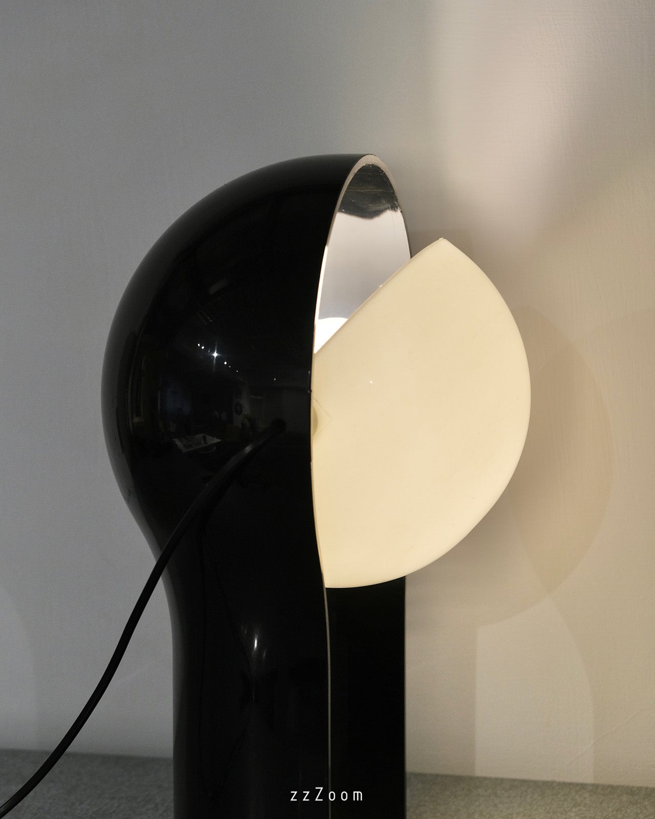 Vintage Mod.Telegono table lamp design by Vico Magistretti for Artemide,1968