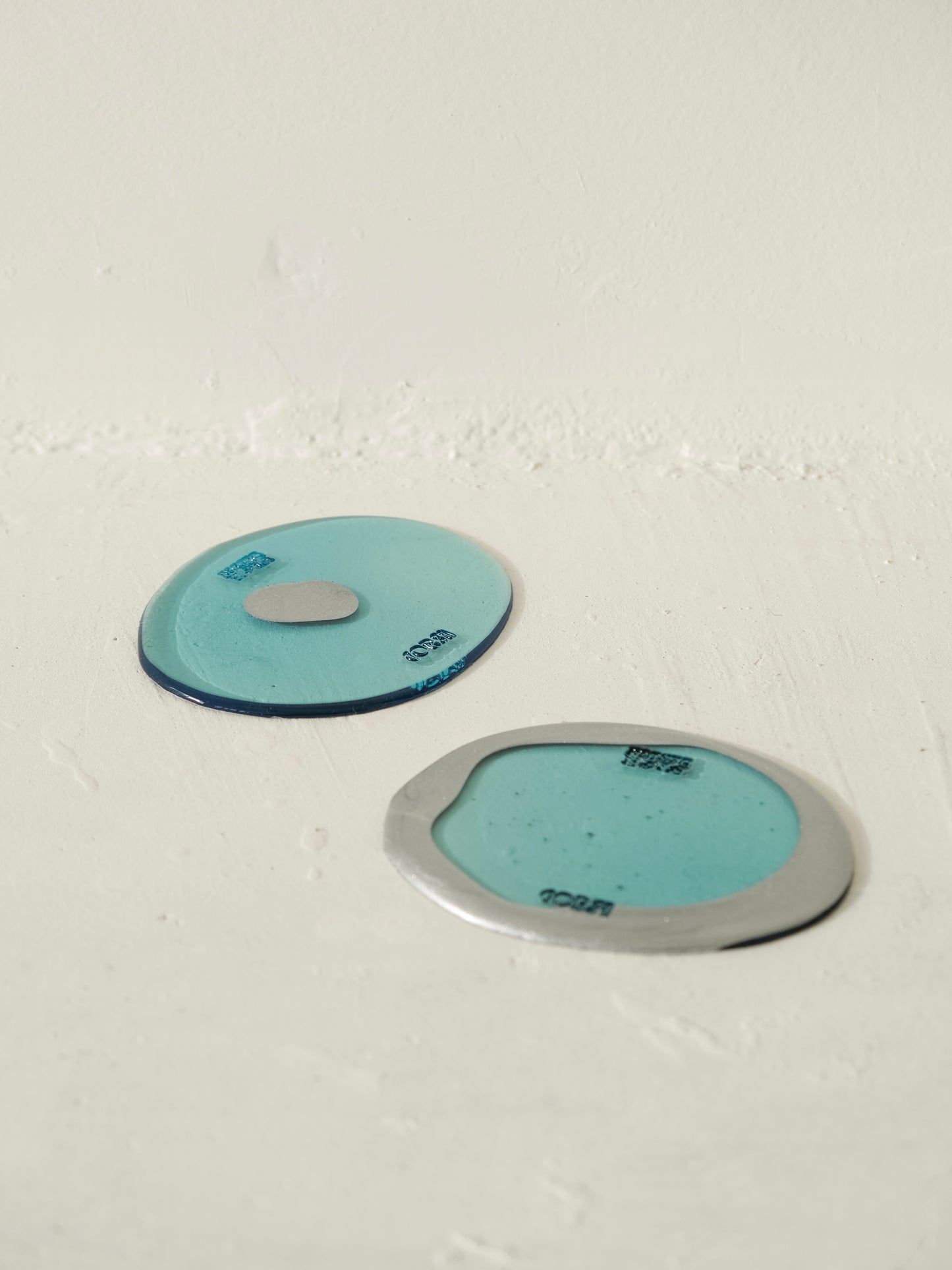 Set of 2 Table-Mates Small design by Gaetano Pesce for Fish Design,Matt Silver/Clear Aqua