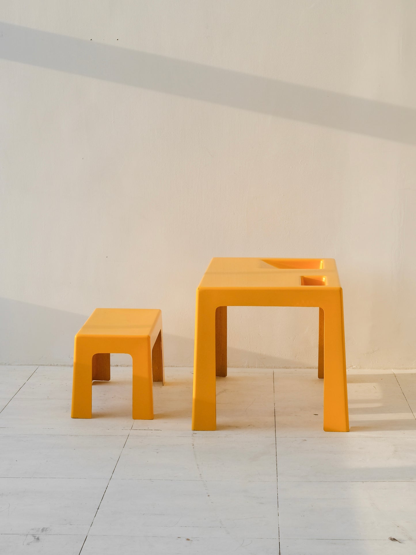 Kostka fiberglass kid desk and chair by Kostka France, 1972