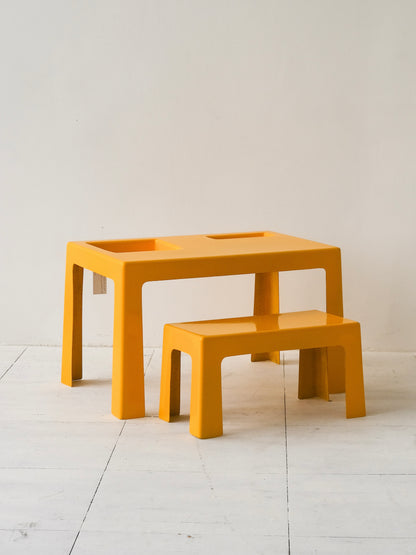 Kostka fiberglass kid desk and chair by Kostka France, 1972