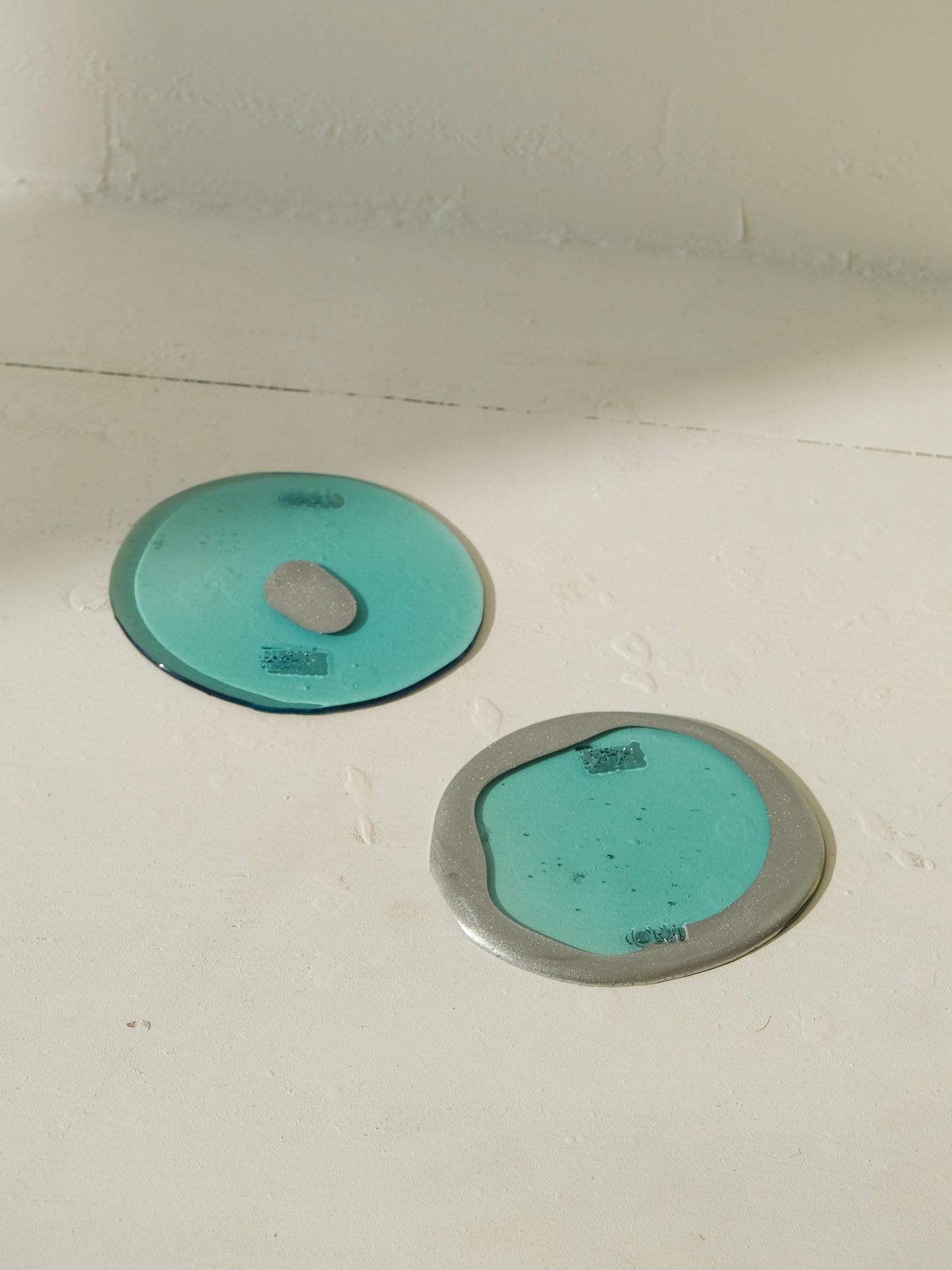 Set of 2 Table-Mates Small design by Gaetano Pesce for Fish Design,Matt Silver/Clear Aqua