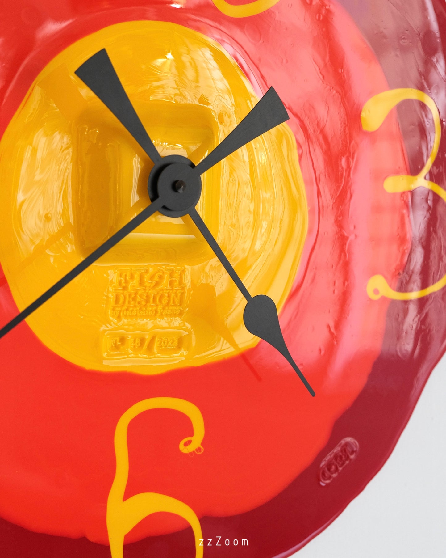 WATCH ME clock design by Gaetano Pesce for Fish Design, now(orange, yellow)
