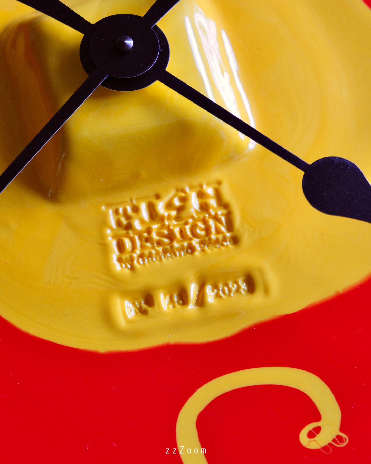 WATCH ME clock design by Gaetano Pesce for Fish Design, now(orange, yellow)