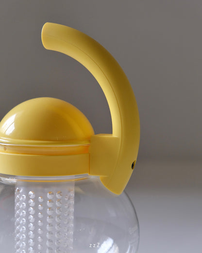 Vintage teapot Mod. Focus design by Ambrogio Rossari for Guzzini, 1980s