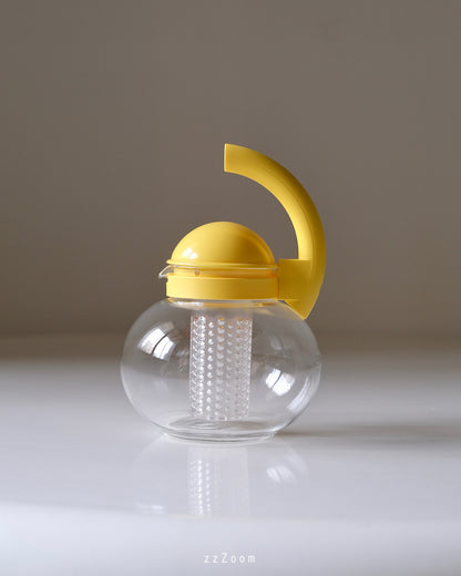 Vintage teapot Mod. Focus design by Ambrogio Rossari for Guzzini, 1980s