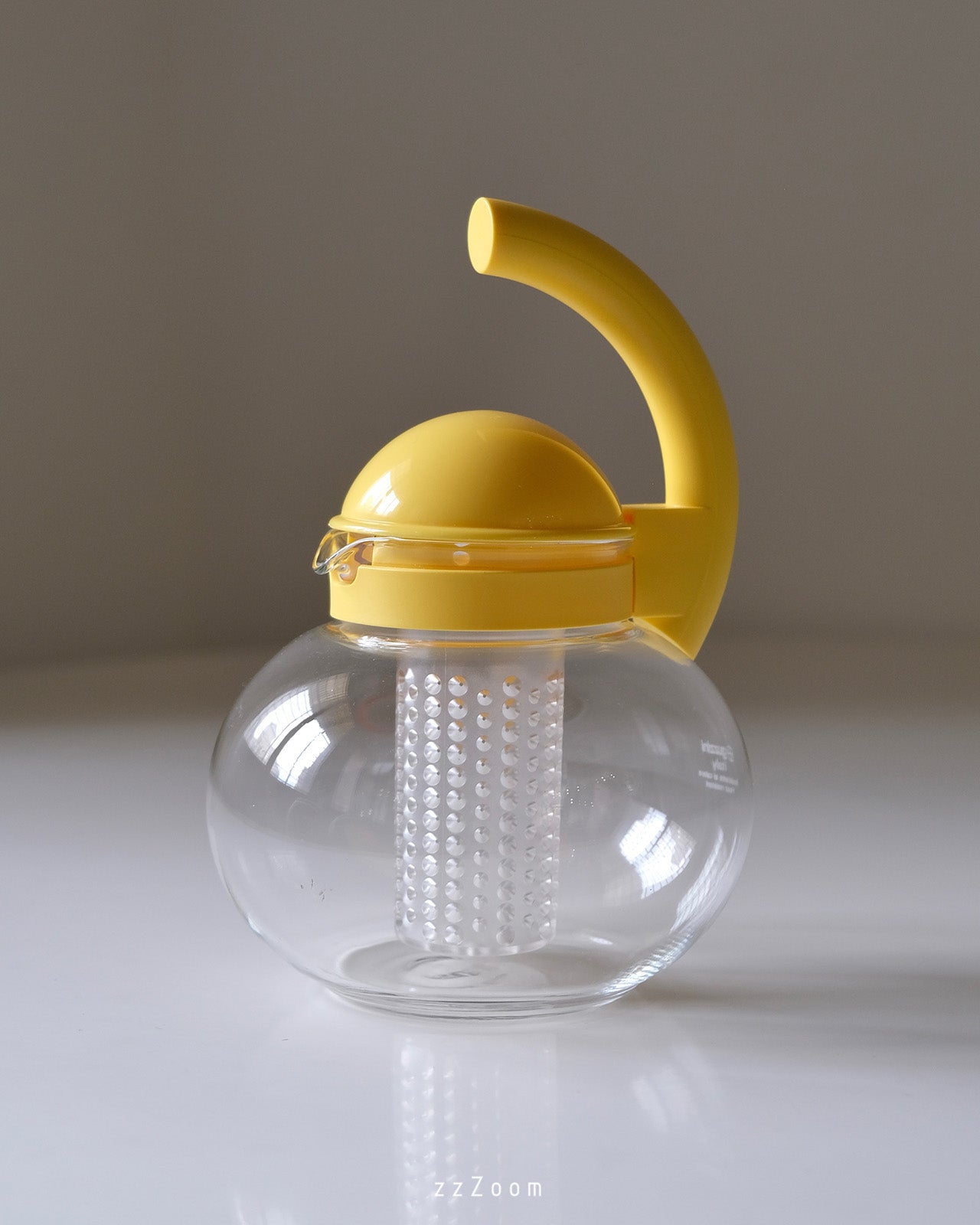 Vintage teapot Mod. Focus design by Ambrogio Rossari for Guzzini, 1980s