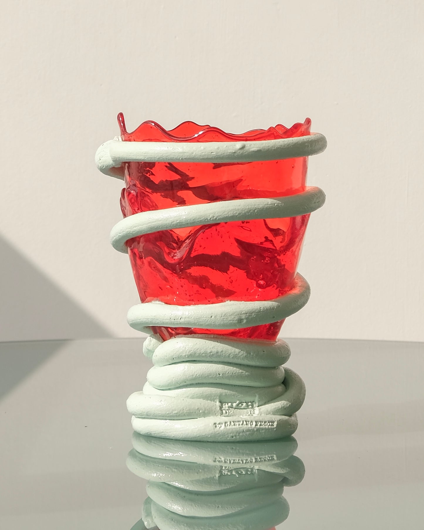Pompitu I Vase(M) design by Gaetano Pesce for Fish Design,Red/Aqua